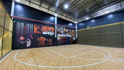 PVC地膠籃球場與塑膠場地預制型跑道卷材應用探析